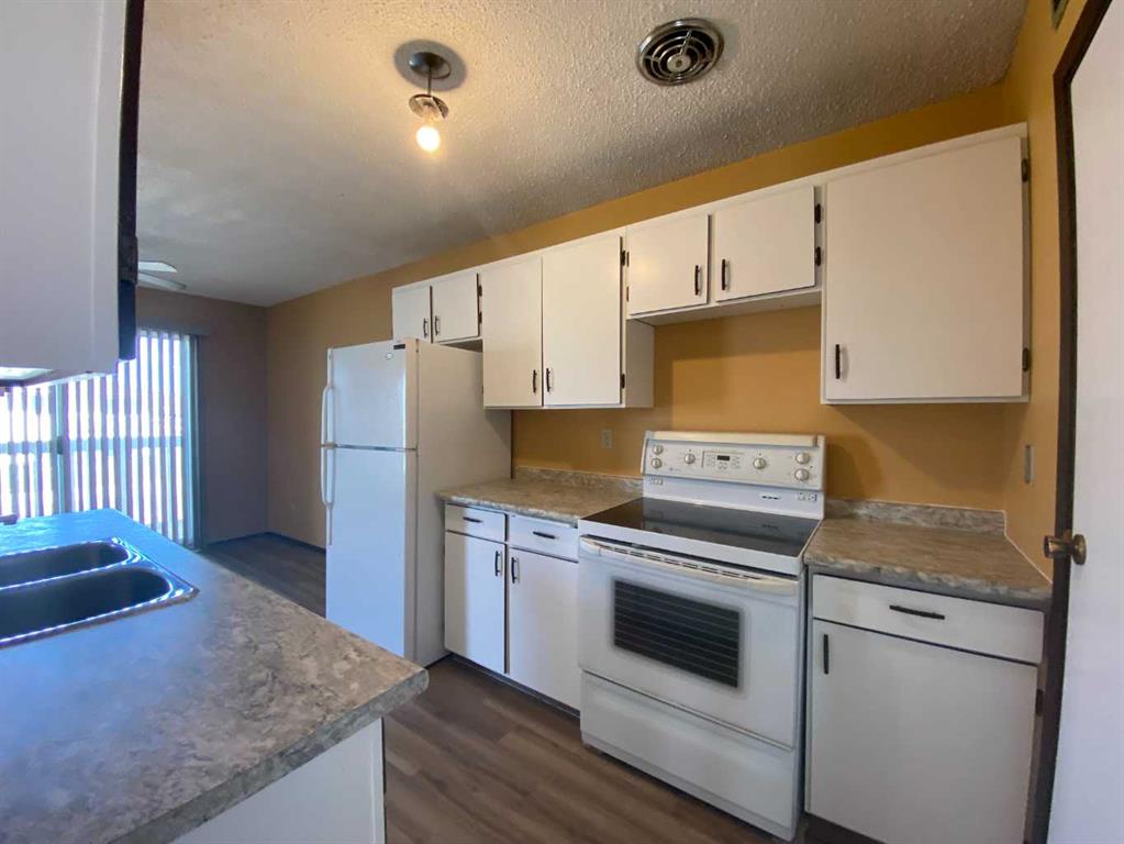 Third View of 97 Cooper Road SE, Southview-Park Meadows, Medicine Hat, Alberta, T1B 1K3