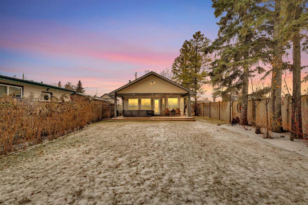 Second View of 5003 36 Street , Cottage Area, Sylvan Lake, Alberta, T4S 1B2