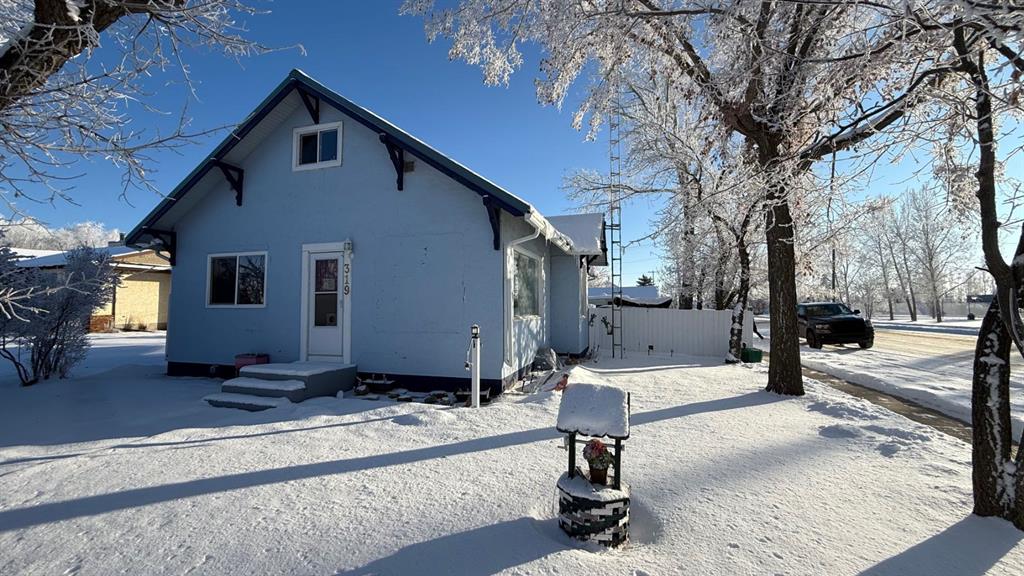 Third View of 319 5 Avenue W, Hanna, Hanna, Alberta, T0J1P0