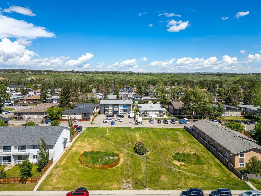 Third View of 4320 75 Street NW, Bowness, Calgary, Alberta, T3K 2P7