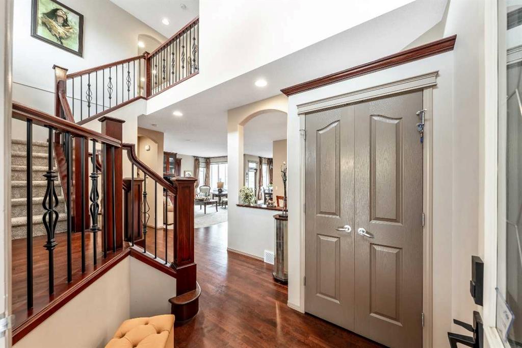 40 Cougar Ridge Heights SW, A2273780, Alberta,