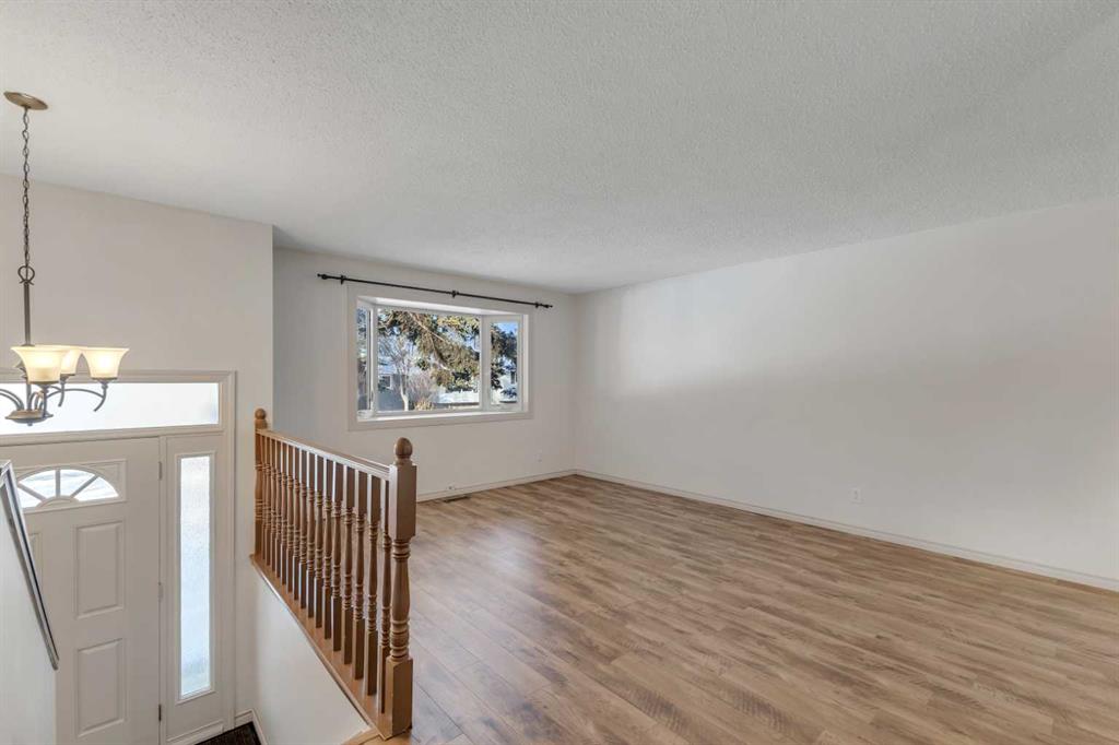 Fourth View of 3335 Doverview Road SE, Dover, Calgary, Alberta, T2B 2A2