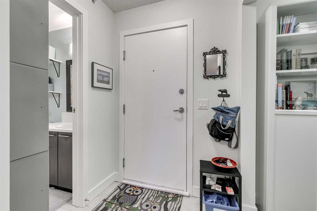 Fifth View of 438, 35 Richard Court SW, Lincoln Park, Calgary, Alberta, T3E 7N9