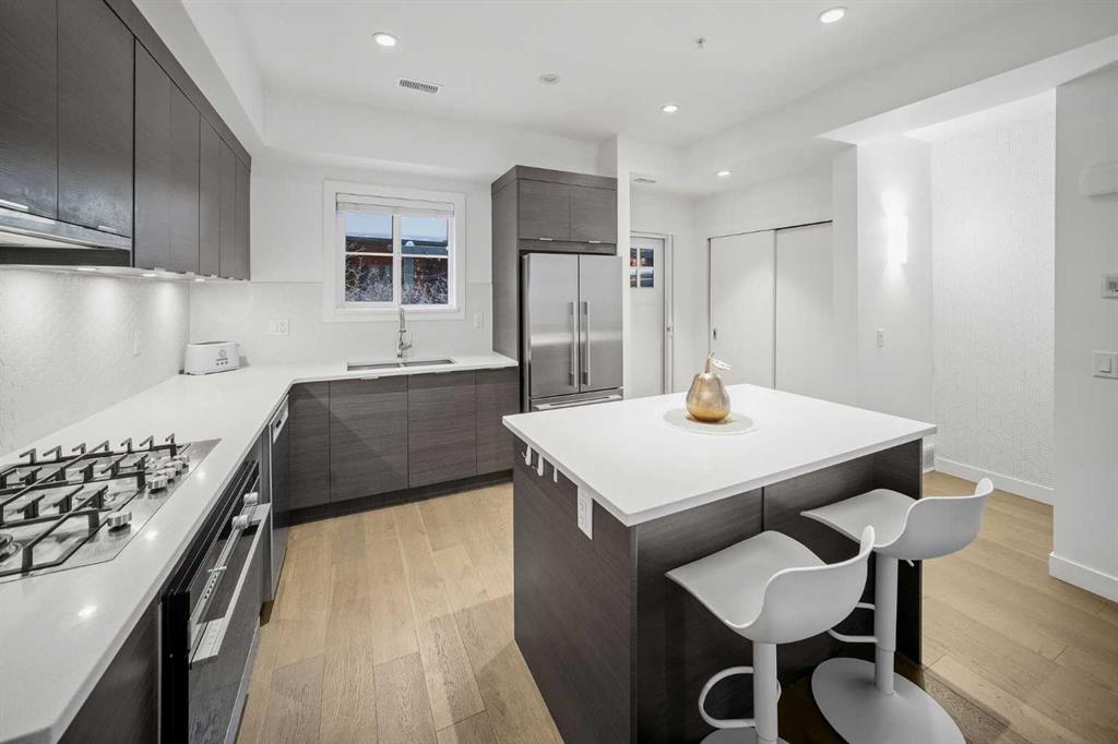 Fourth View of 302, 1818 14A Street SW, Bankview, Calgary, Alberta, T2T 3W6