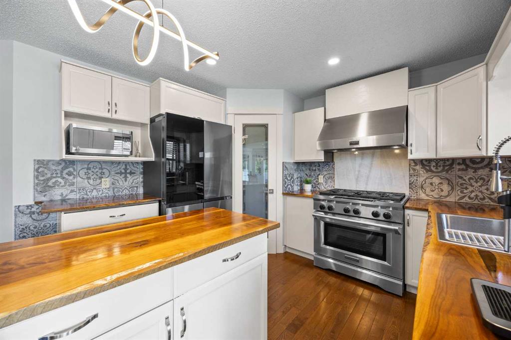 73 Riverview Close SE, A2274011, Alberta,