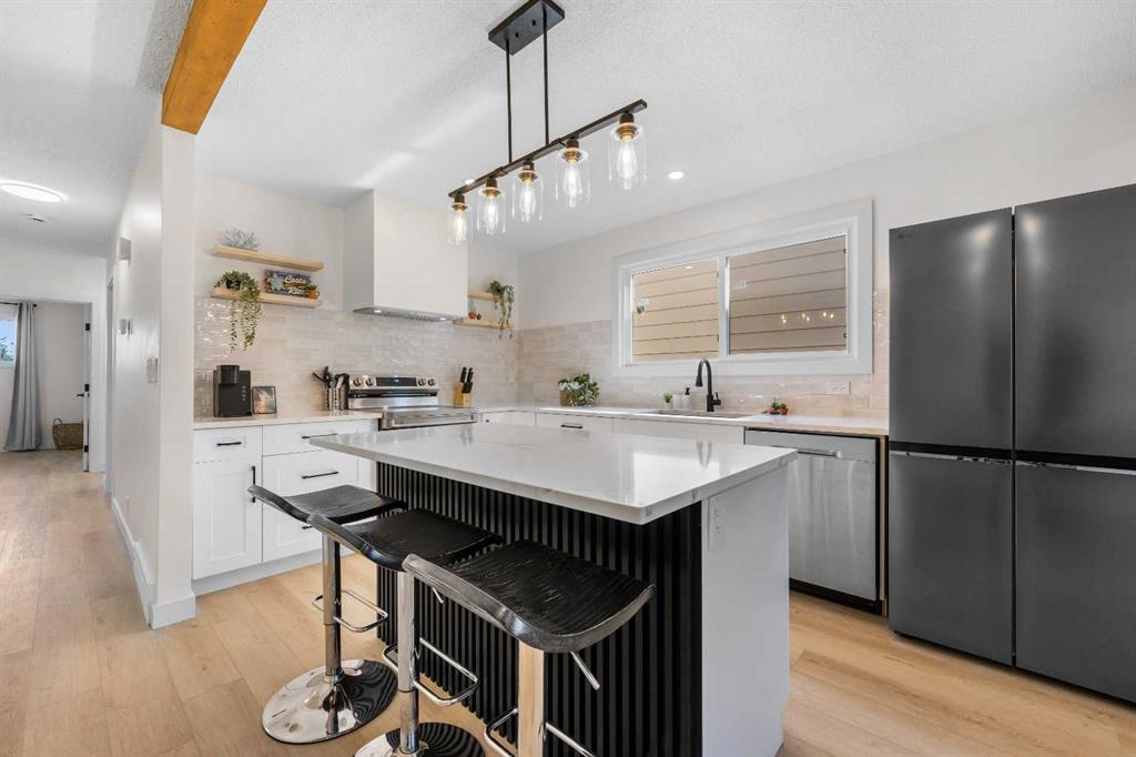 Third View of 966 Berkley Drive NW, Beddington Heights, Calgary, Alberta, T3K 1A2