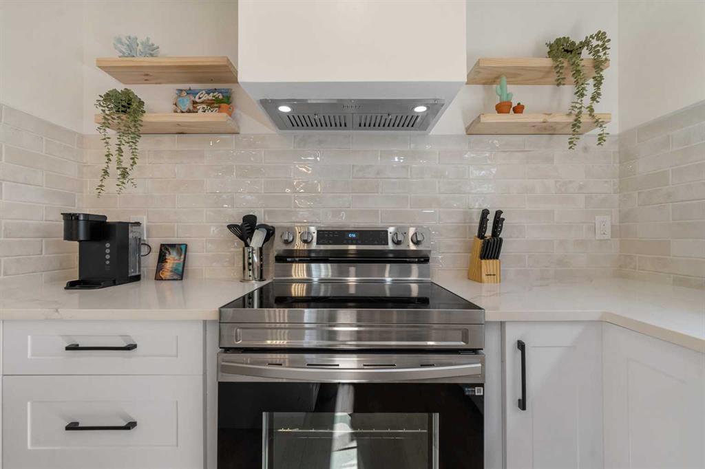 Fourth View of 966 Berkley Drive NW, Beddington Heights, Calgary, Alberta, T3K 1A2