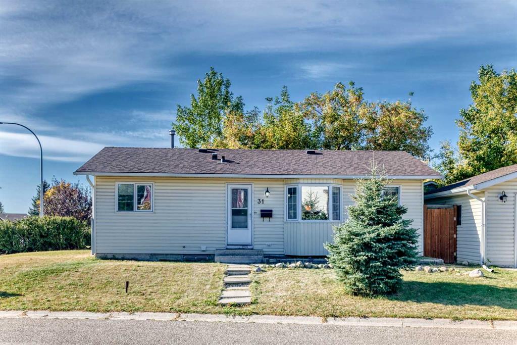 Third View of 31 Castleglen Crescent NE  , Castleridge, Calgary, Alberta, T3J 1N2