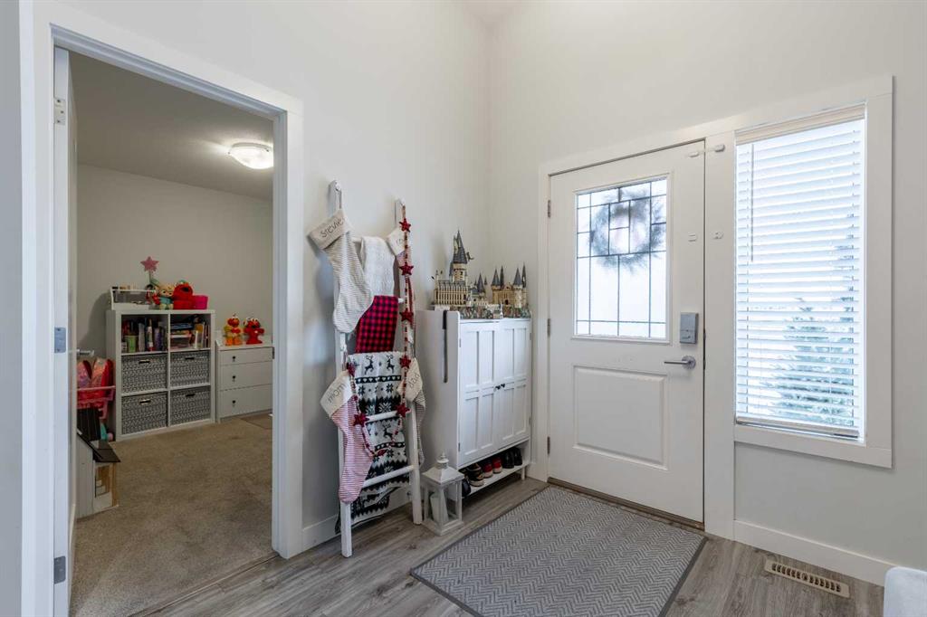 Fourth View of 59 Kensington Road W, Garry Station, Lethbridge, Alberta, T1J 5N5