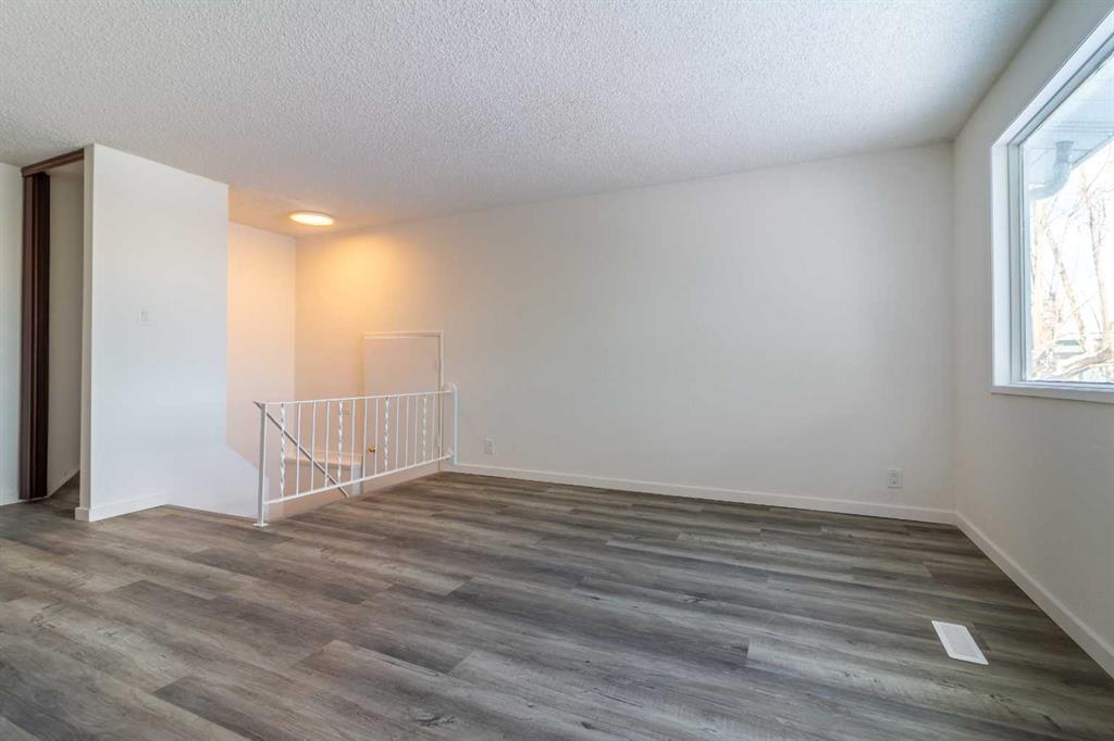 Fourth View of 74 Carleton Place W, Varsity Village, Lethbridge, Alberta, T1K 3X6