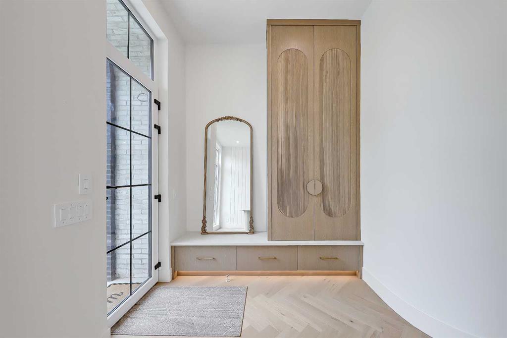 Fourth View of 2322 54 Avenue SW, North Glenmore Park, Calgary, Alberta, T3E 1M1