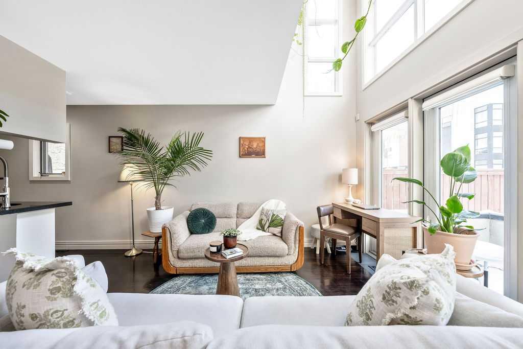 2, 52 6 Street NE, A2274423, Alberta,