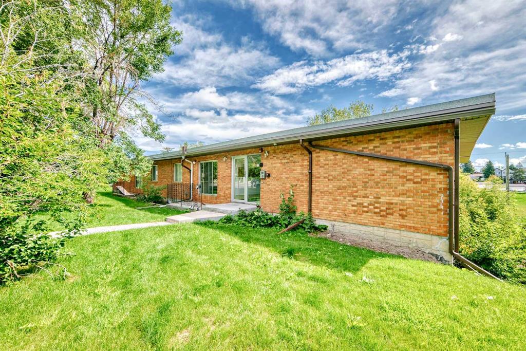 Fourth View of 303, 4328 4 Street NW, Highland Park, Calgary, Alberta, T2K 1A2