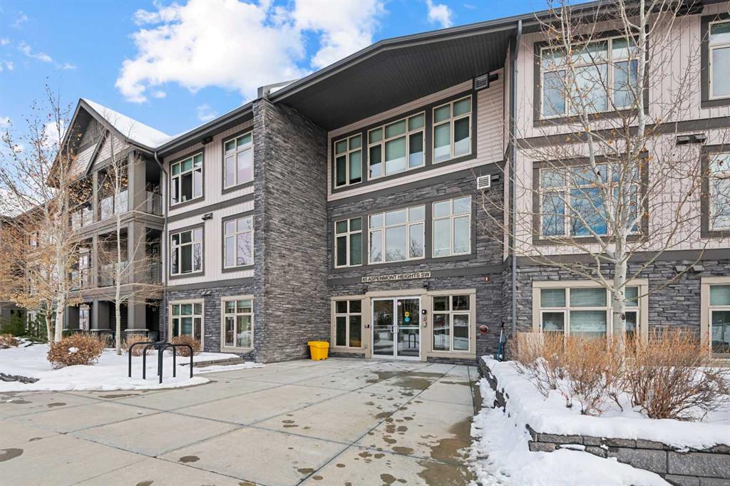 305, 45 Aspenmont Heights SW, A2274607, Alberta,