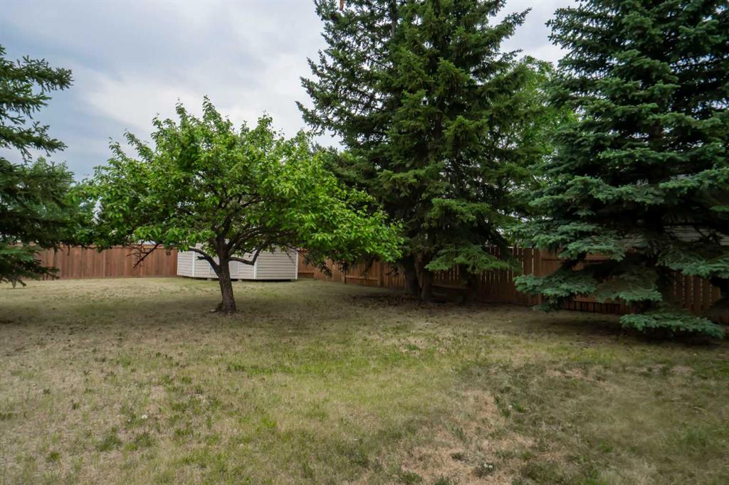 Third View of 8325 101 Ave  , Saddleback Ridge, Peace River, Alberta, T8S 1N2