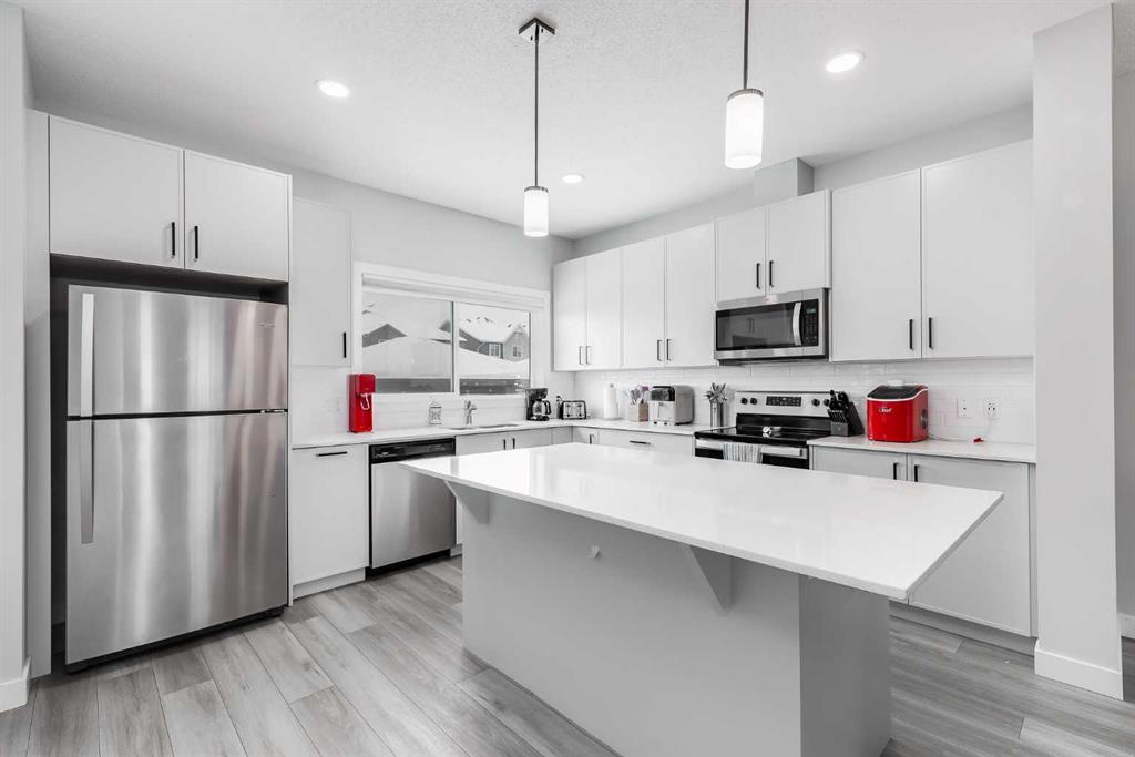 Fourth View of 226 Midgrove Mews SW, Midtown, Airdrie, Alberta, T4B 5K7