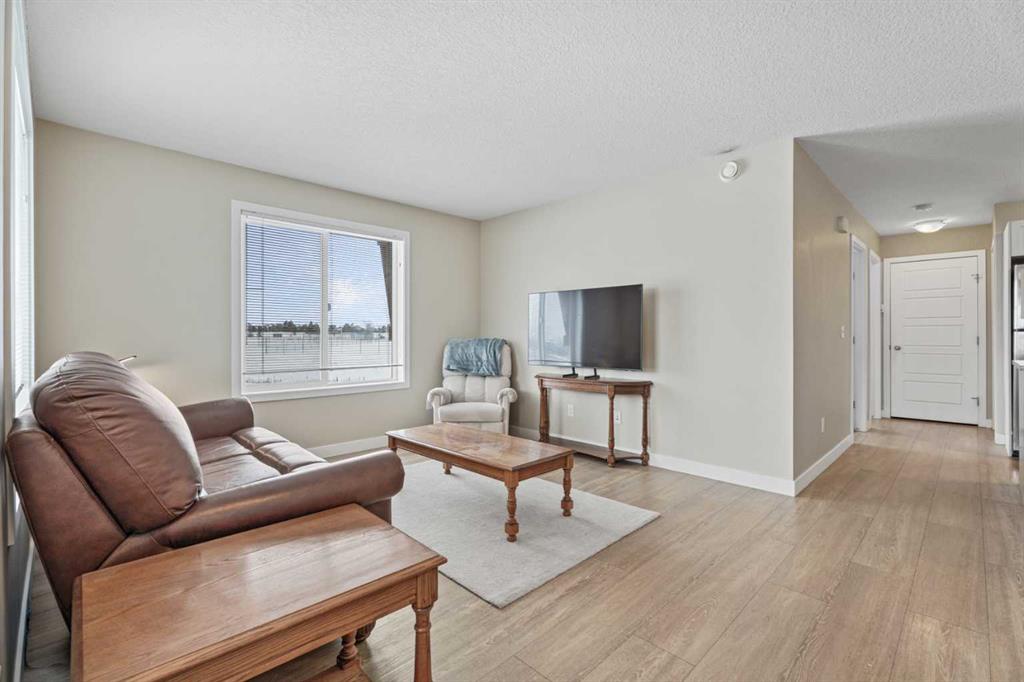 Fifth View of 8201, 2781 Chinook Winds Drive SW, Prairie Springs, Airdrie, Alberta, T4B 3S5