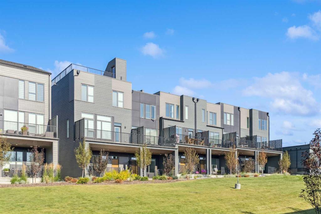 Third View of 228 Sovereign Common SW, Shaganappi, Calgary, Alberta, T3C 3Y3