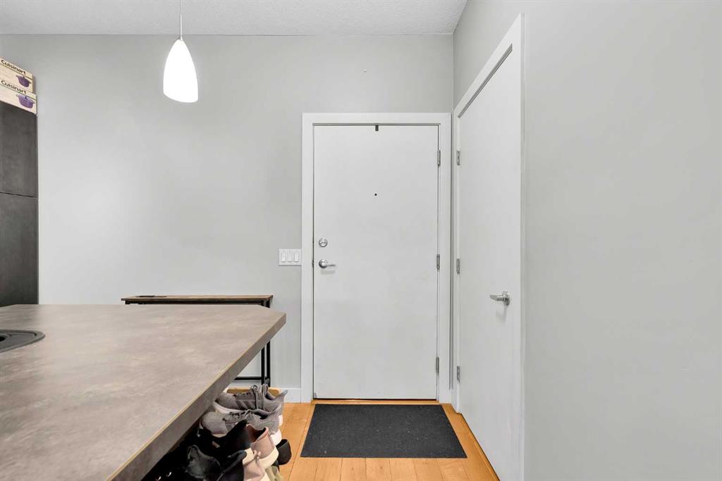 Fifth View of 109, 2307 14 Street SW, Bankview, Calgary, Alberta, T2T 3T5