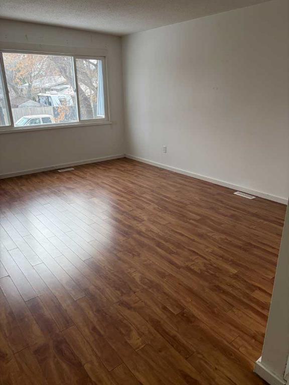 Fourth View of 1023 Cassils Road W, West End, Brooks, Alberta, T1R 0C8