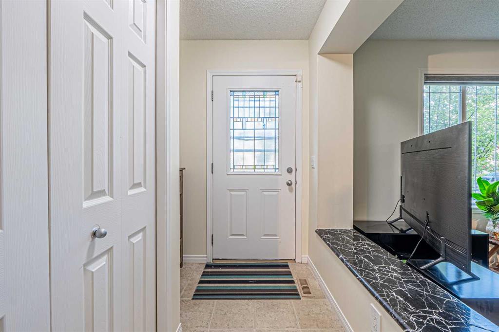 Fourth View of 9249 Saddlebrook Drive NE, Saddle Ridge, Calgary, Alberta, T3J 5M5