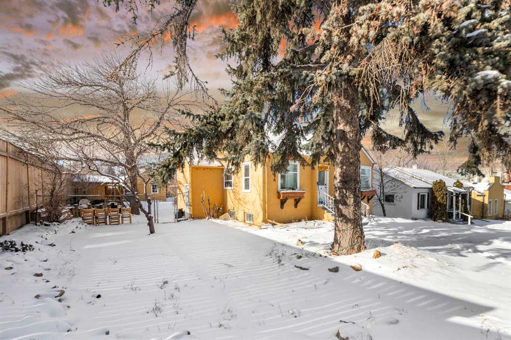 Fourth View of 1623 Summit Street SW, Scarboro, Calgary, Alberta, T3C2L8