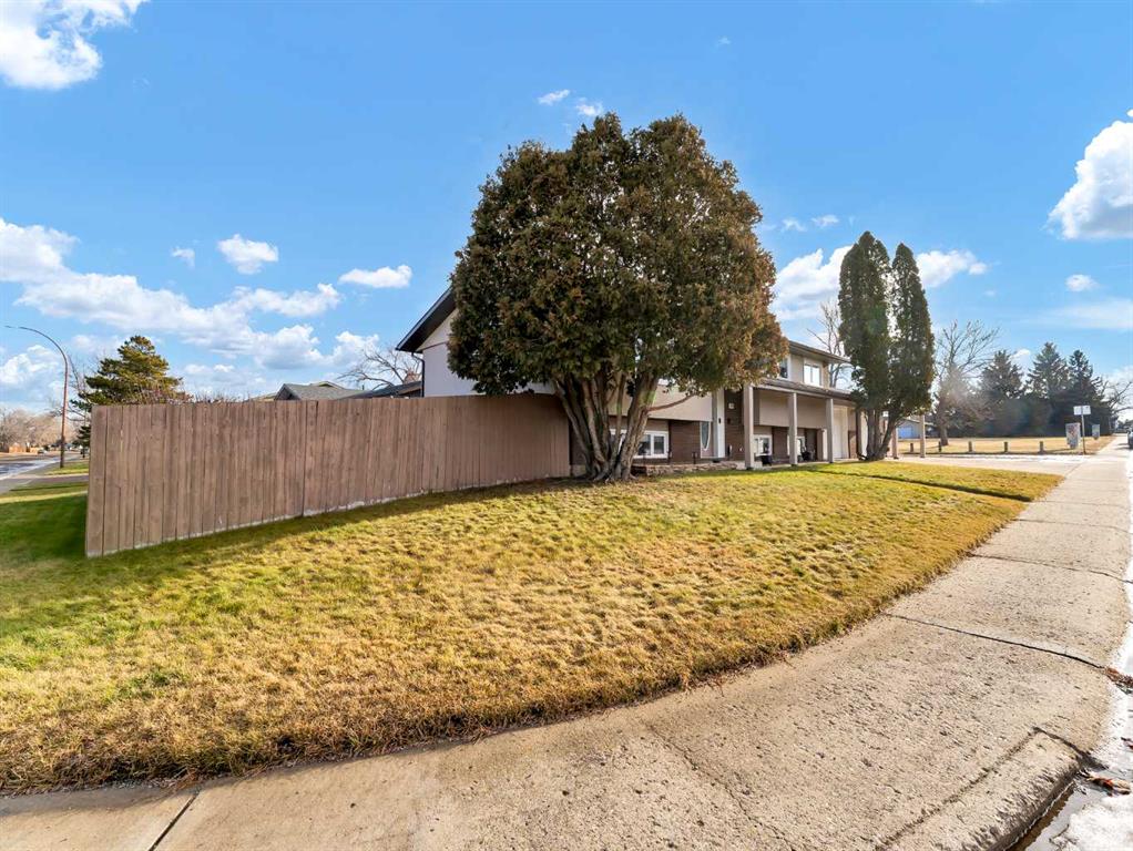 Fifth View of 1949 5 Avenue NE, Northeast Crescent Heights, Medicine Hat, Alberta, T1C 1H8