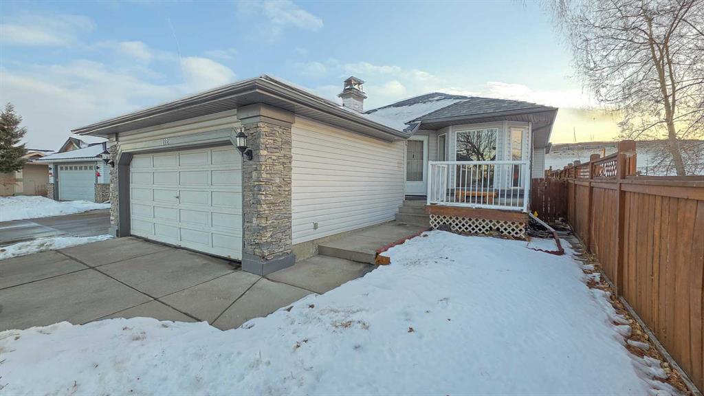 MLS® listing #107487792 for sale located at 152 Valley Meadow Close NW