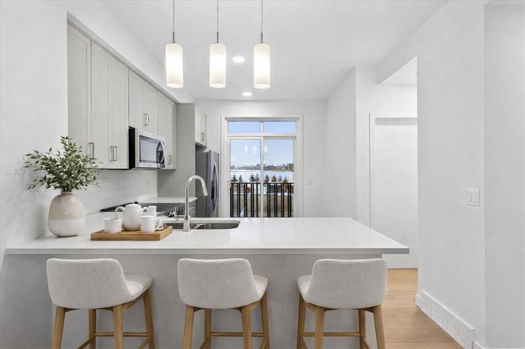 206, 437 Alpine Avenue SW, A2275389, Alberta,