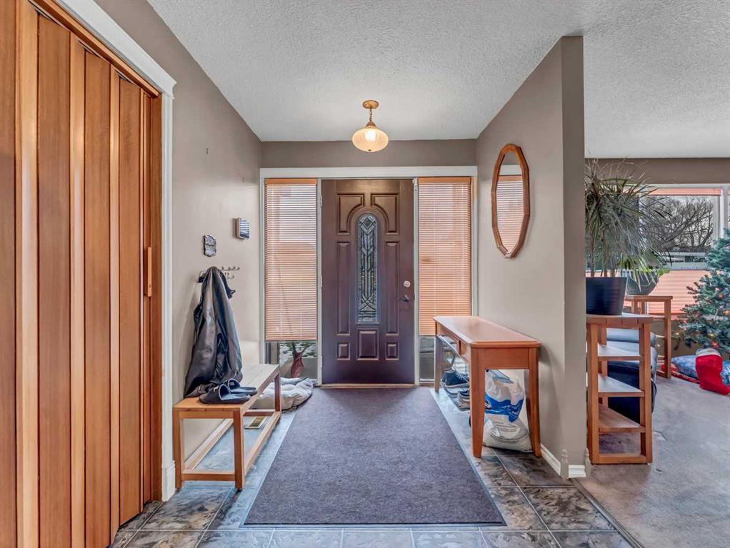 Fifth View of 2210 Upland Drive SE, Connaught, Medicine Hat, Alberta, T1A 3N9