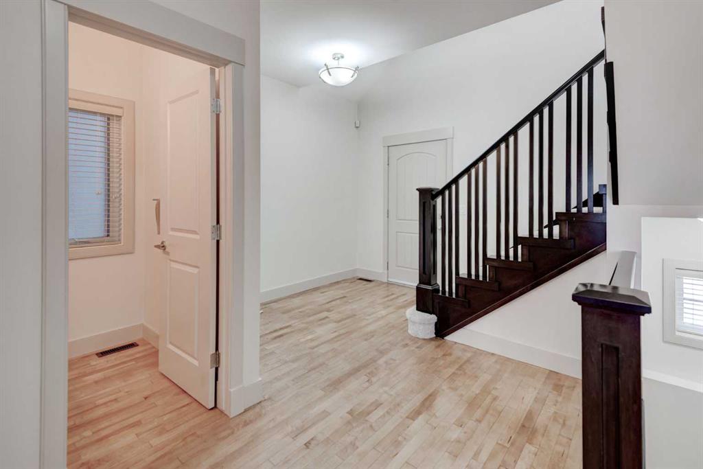 Fourth View of 1410 26A Street SW, Shaganappi, Calgary, Alberta, T3C 1K8