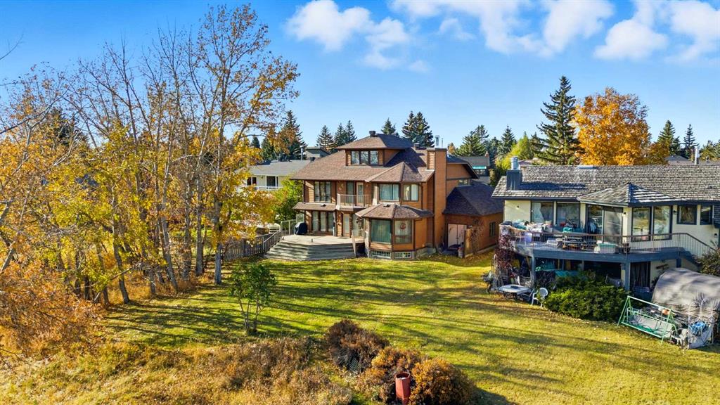 Fifth View of 32 Woodgrove Crescent SW, Woodlands, Calgary, Alberta, T2W 3Z1