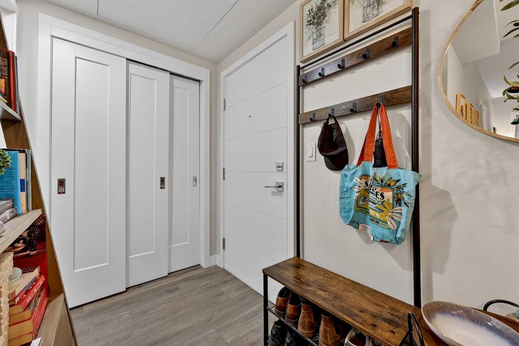 Fifth View of 111, 3375 15 Street SW, South Calgary, Calgary, Alberta, T2T 4A2