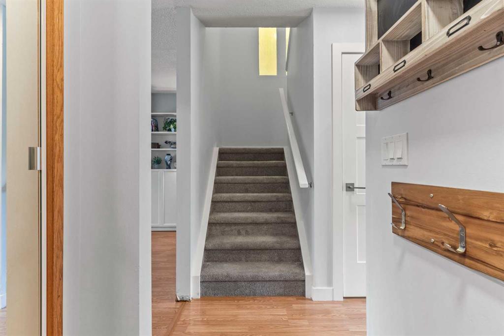 Fourth View of 3804 62 Street NW, Bowness, Calgary, Alberta, T3B 5E2