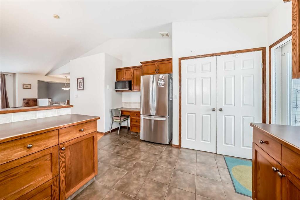 Fifth View of 47 Lougheed Close , Lancaster Green, Red Deer, Alberta, T4R 3L8