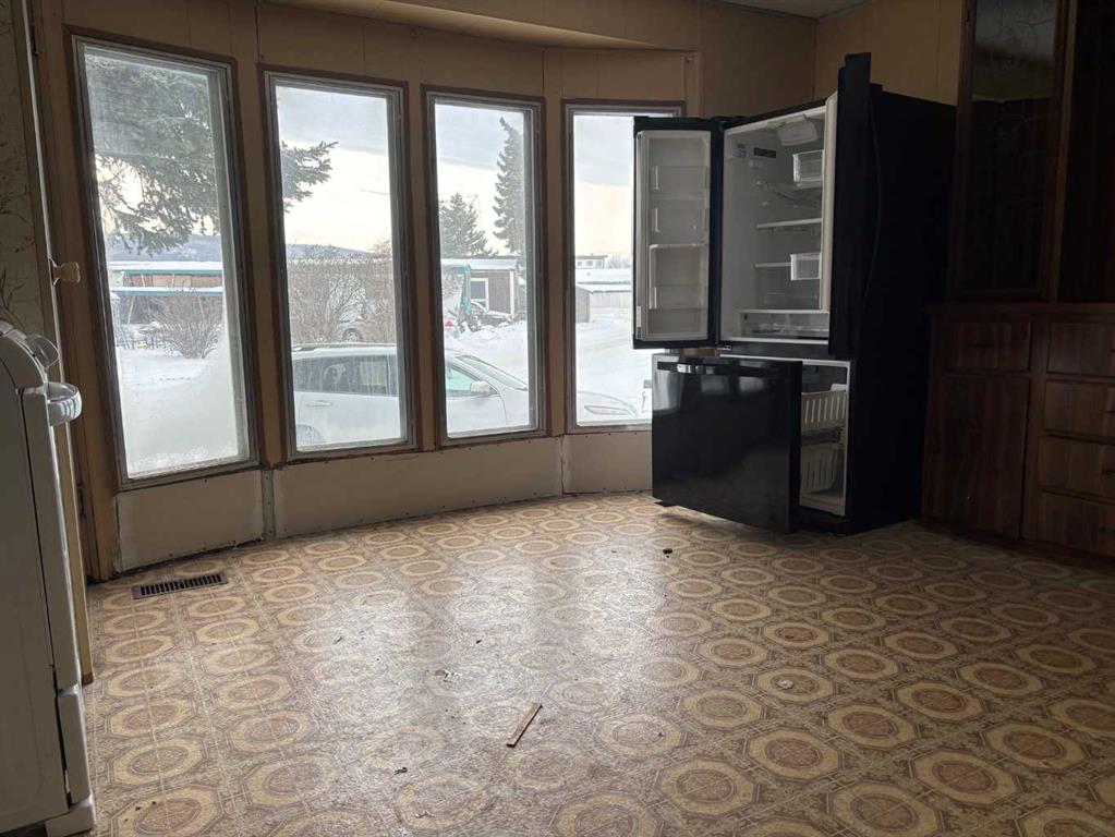 Third View of 146, 3223 83 Street NW, Greenwood/Greenbriar, Calgary, Alberta, T3B 5N2