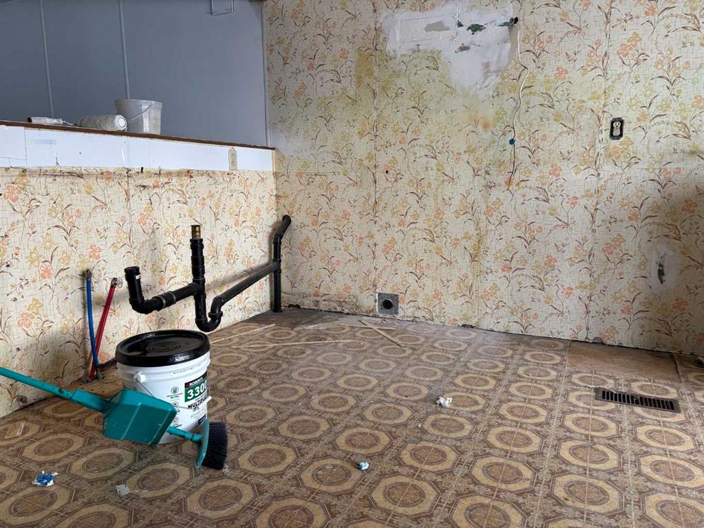 Fourth View of 146, 3223 83 Street NW, Greenwood/Greenbriar, Calgary, Alberta, T3B 5N2