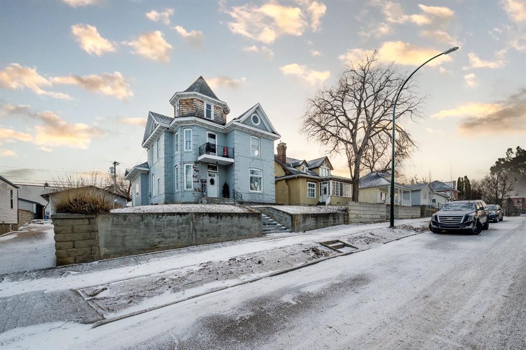 387 5 Street SE, A2275873, Alberta,