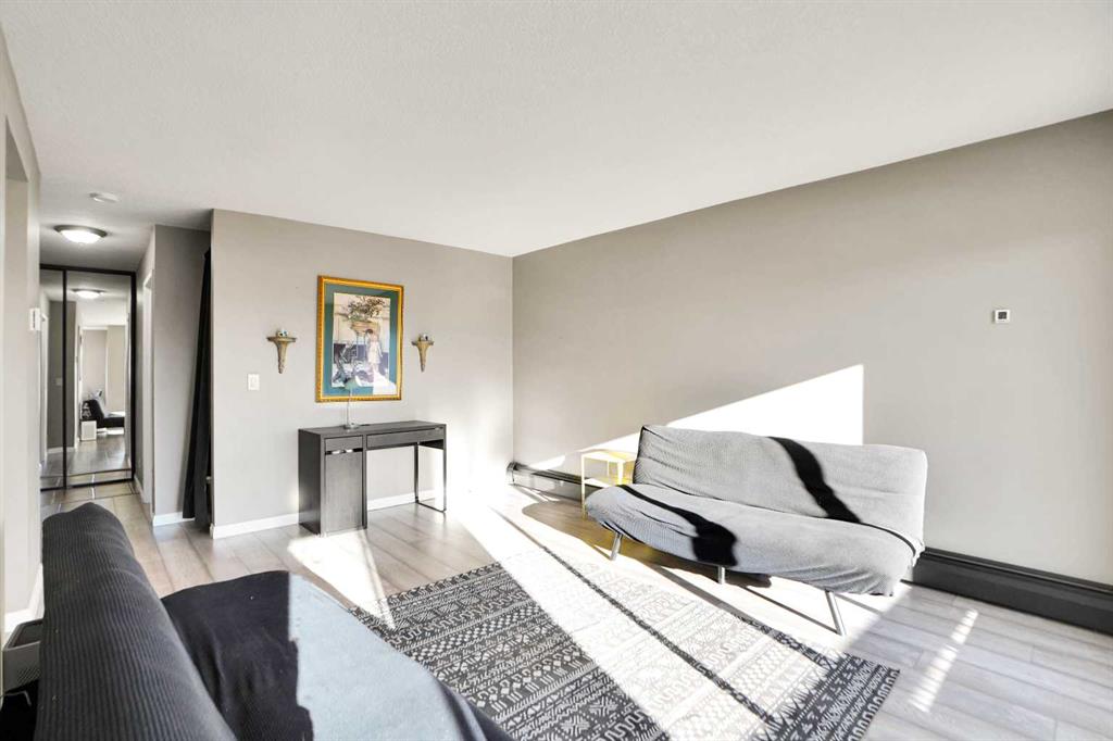 Third View of 202, 1529 26 Avenue SW, South Calgary, Calgary, Alberta, T2T 1C4