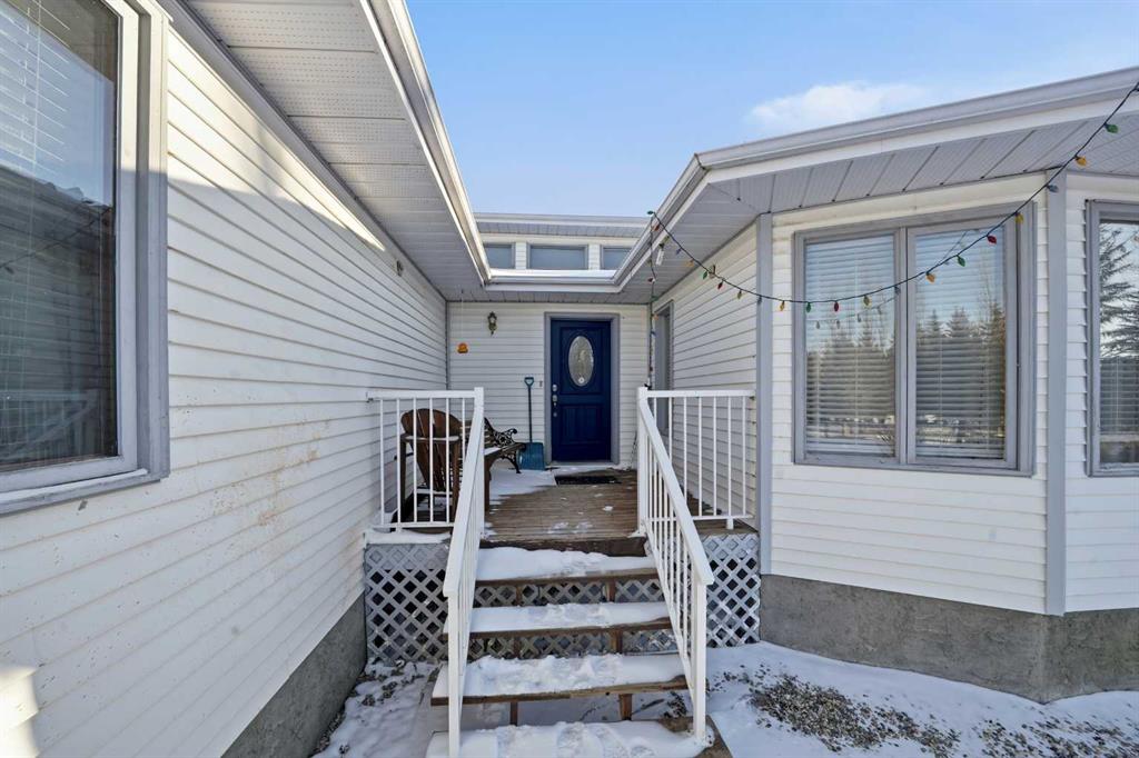 Fifth View of 165, 35109 Range Road 25  , Silver Lagoon, Rural Red Deer County, Alberta, T4G 0K3