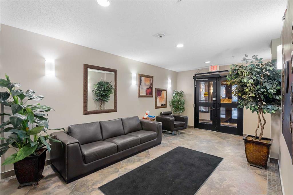 Fourth View of 402, 1321 Kensington Close NW, Hillhurst, Calgary, Alberta, T2X 3J9