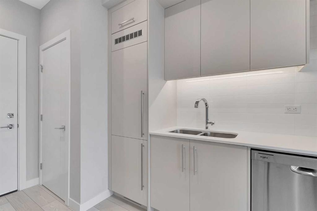 Fourth View of 516, 8230 Broadcast Avenue SW, West Springs, Calgary, Alberta, T3H 6M1