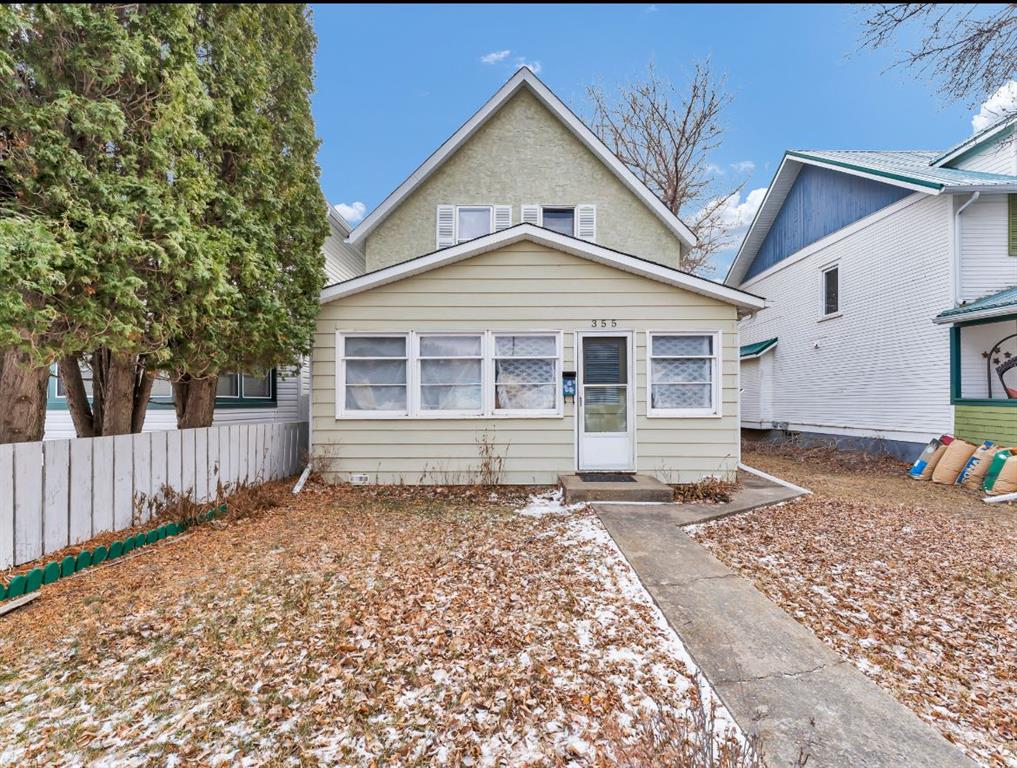 355 9 Street SE, A2276133, Alberta,