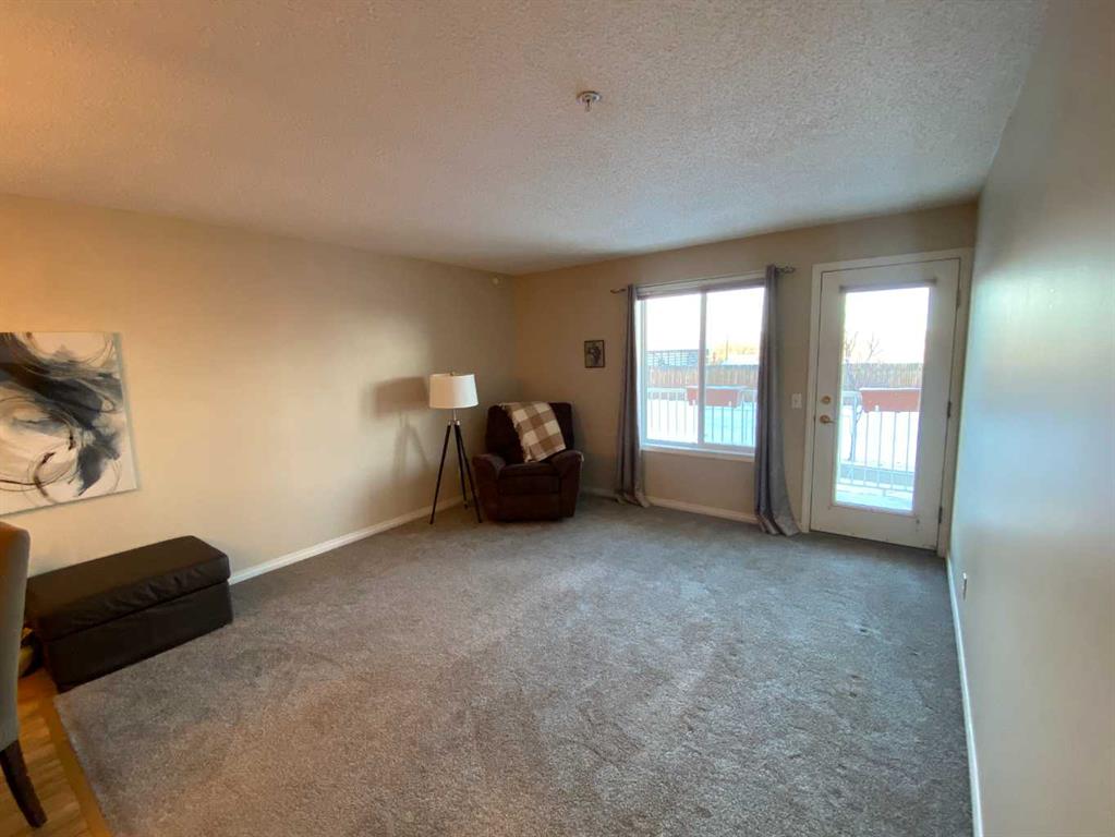 Fifth View of 103, 680 Cassils Road W, West End, Brooks, Alberta, T1R 1H7