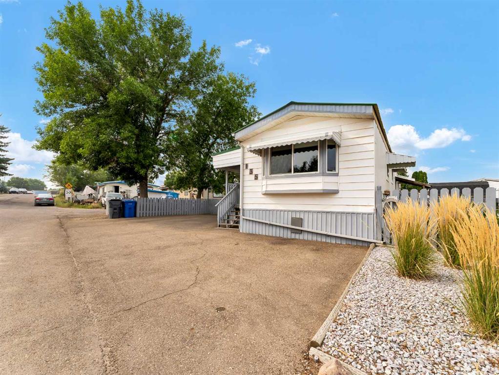 Second View of 135 Anson Avenue SW, SW Hill, Medicine Hat, Alberta, T1A 8A1
