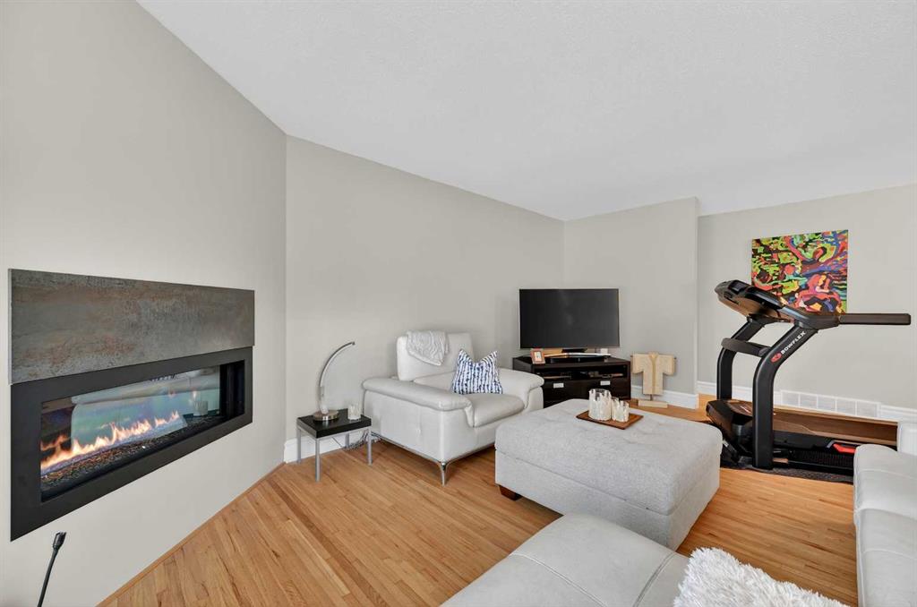 Fifth View of 920 42 Street SW, Rosscarrock, Calgary, Alberta, T3C 1Y8