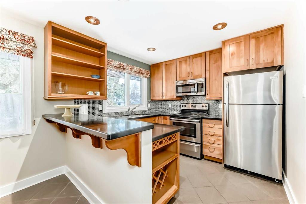 Fifth View of 4803 Montana Drive NW, Montgomery, Calgary, Alberta, T3B 1G3