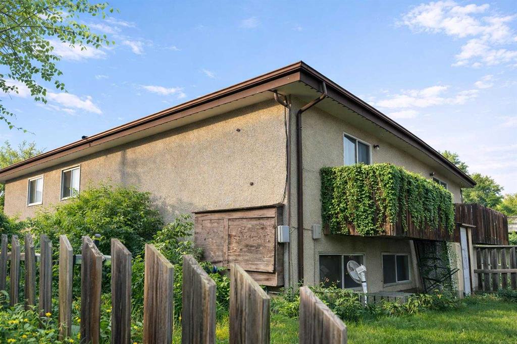 Third View of 1917 23rd Street N, Park Meadows, Lethbridge, Alberta, T1H4K3