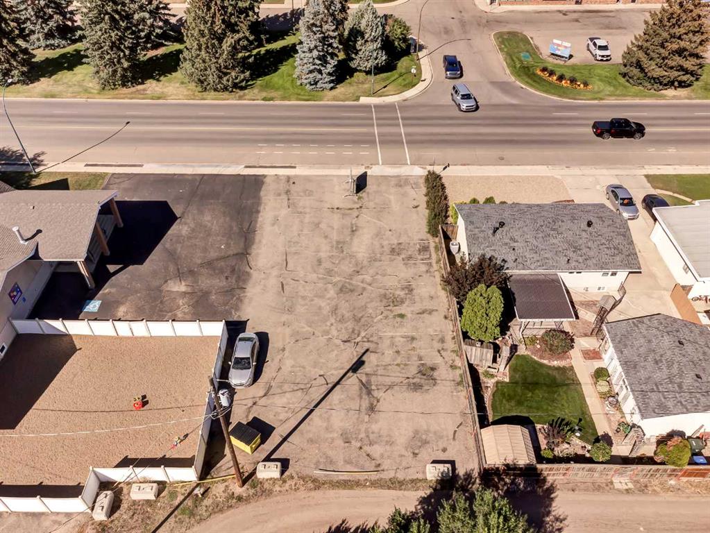Third View of 587 12 Street NW, Northwest Crescent Heights, Medicine Hat, Alberta, T1A6R3