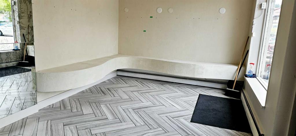 Third View of 1, 7 Parkdale Crescent NW, Parkdale, Calgary, Alberta, T2N3T8